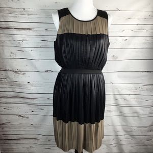 Thalia Sodi Dress Size M Black and Brown Pleated‎